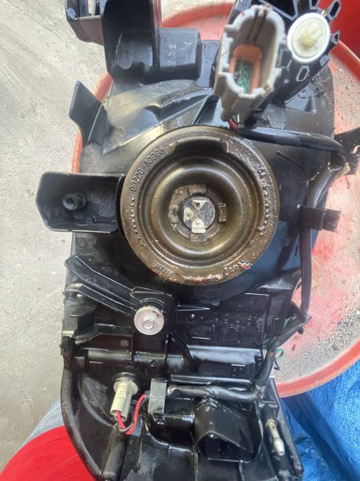 Nissan navara  farol