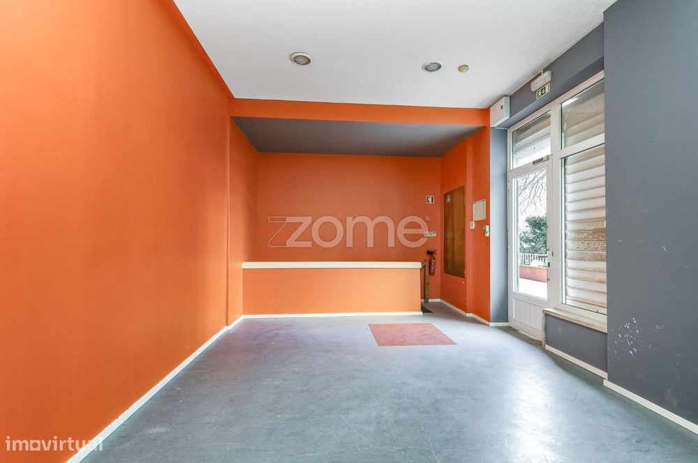 Loja com 234 m² | Dois pisos | Entrada independente | Monte Abraão