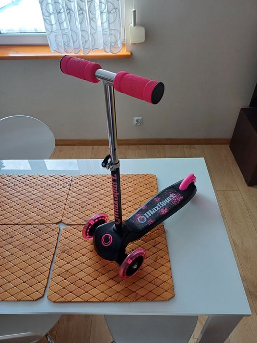 Hulajnoga trzykołowa