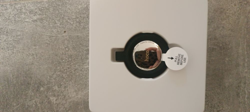 Продам трекер Hoco E100