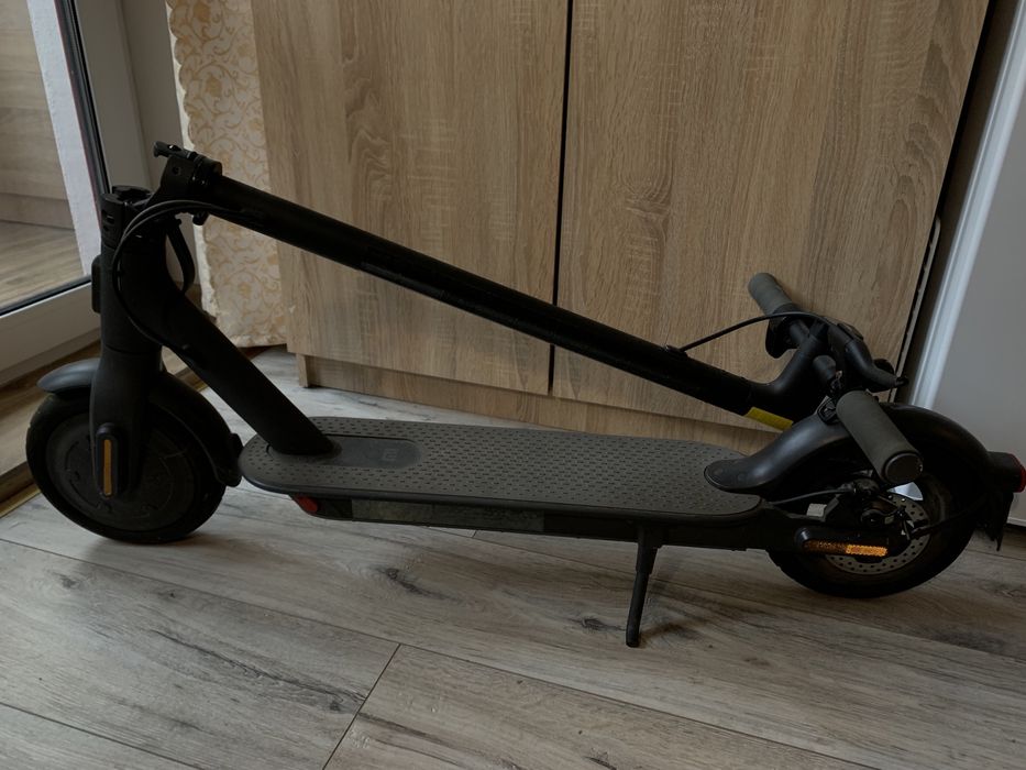 Електросамокат Xiaomi Mi Electric Scooter Essential (Black)