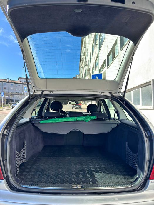 Mercedes C220 (S203)