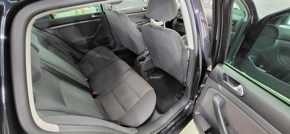 Продам Гольфа універсал 2008 року. Газ бензин. Мотор 1,6. 102 к.с.