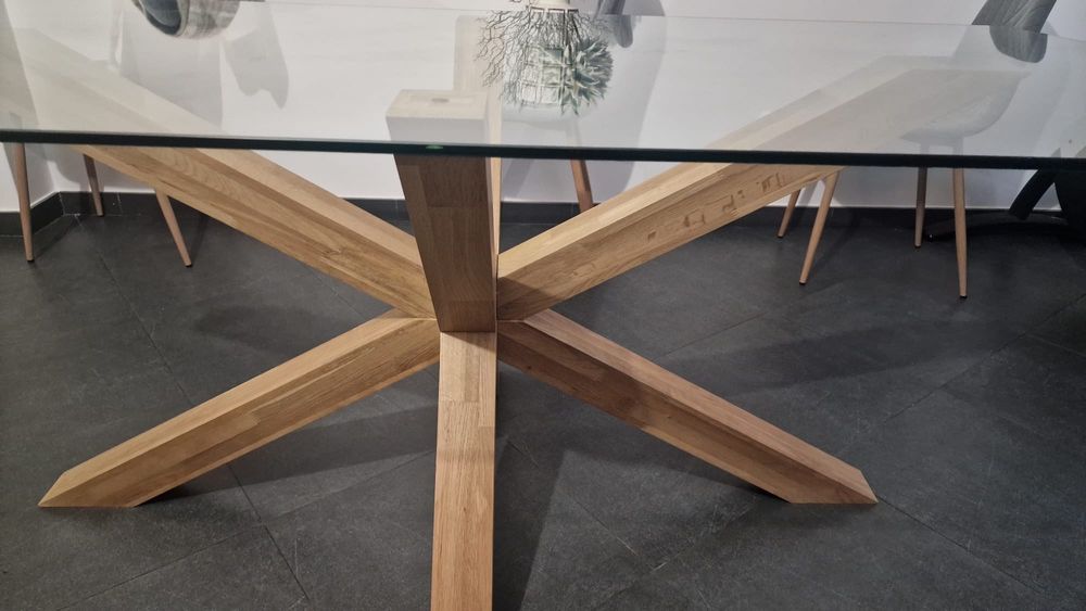 Mesa de jantar em vidro