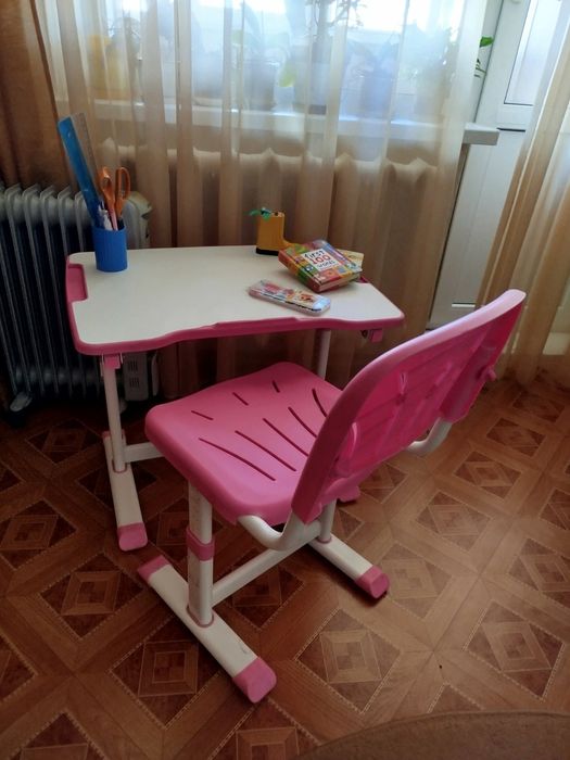 Продам парту + стілець Cubby