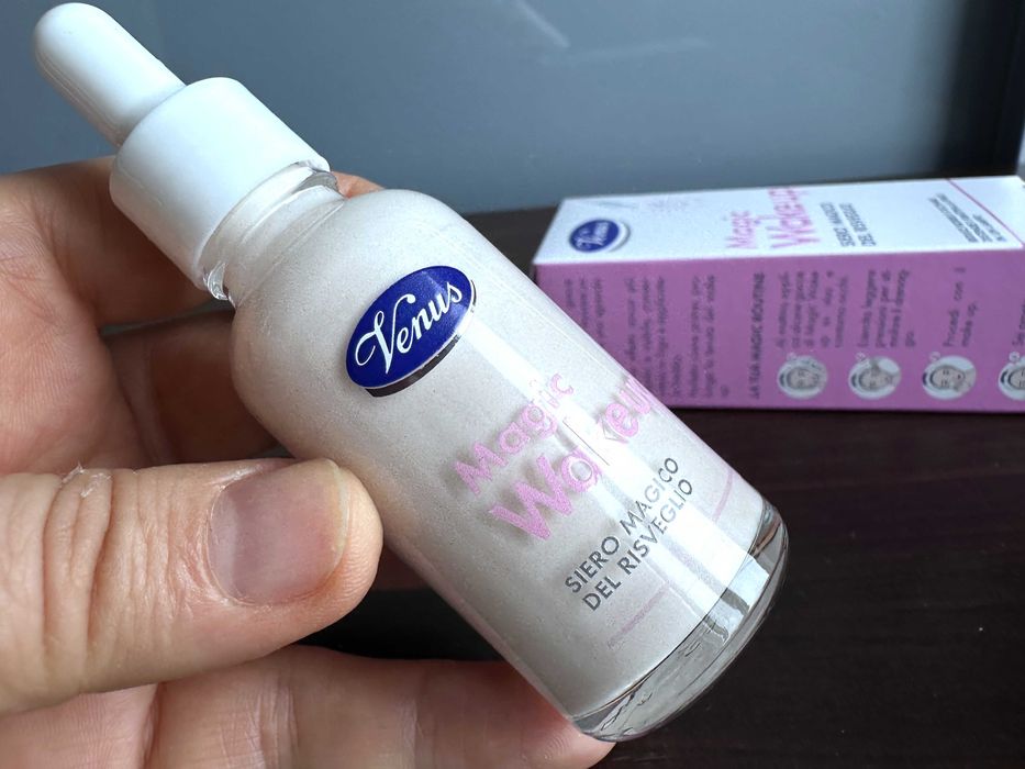 Подарунок - Сироватка для зменшення темних кіл під очима Venus Magic