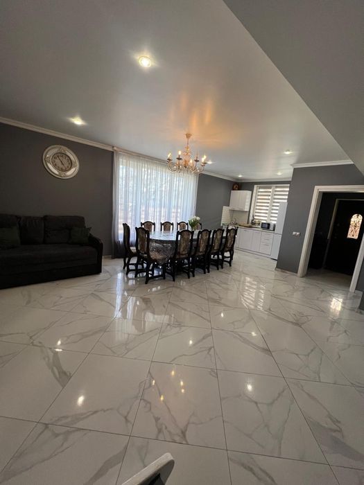 Котедж Будинок в Мигово 8-10 осіб