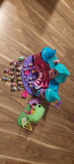 Zestaw Zamek Filly z kucykami i domkiem na drzewie