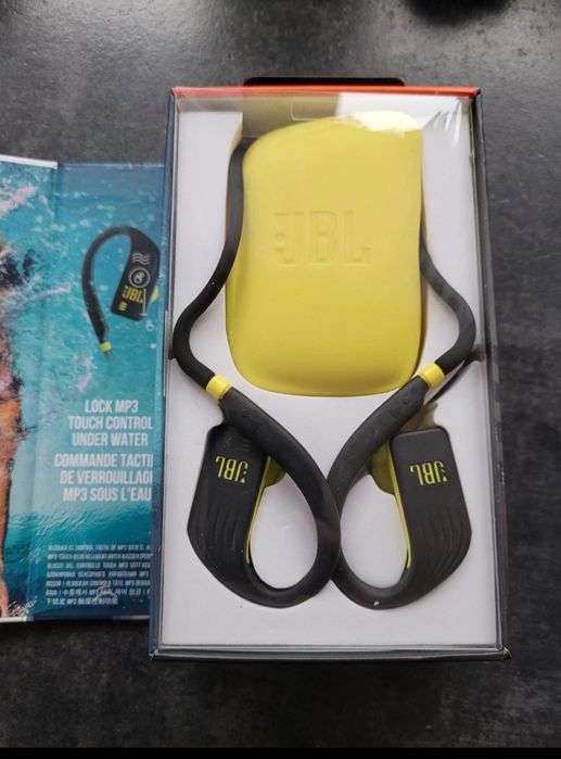 Słychawki do pływania biegania na siłownię