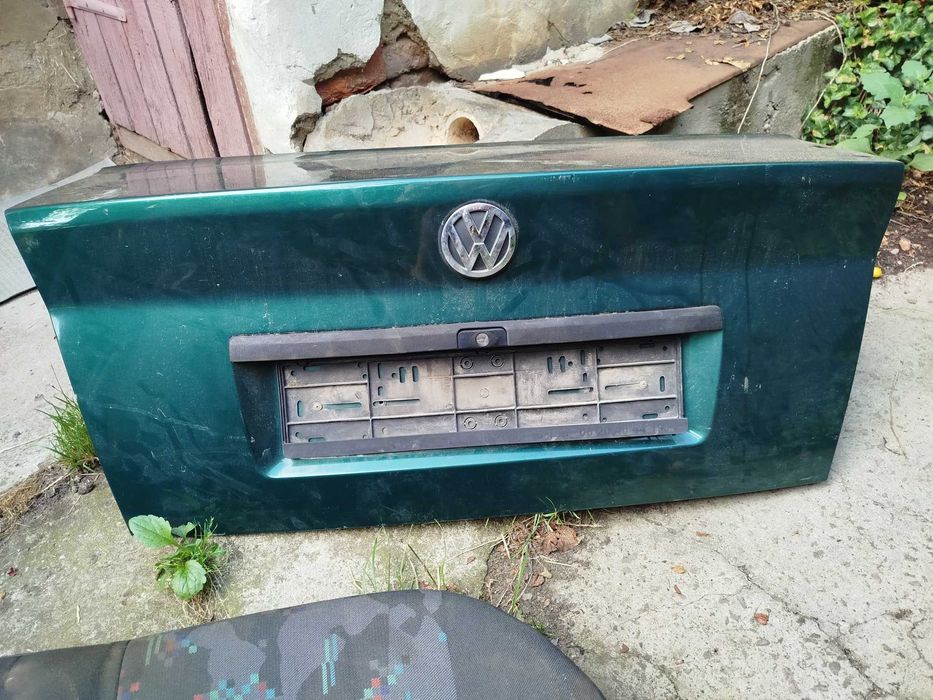 Б/В капот задній на Volkswagen Polo