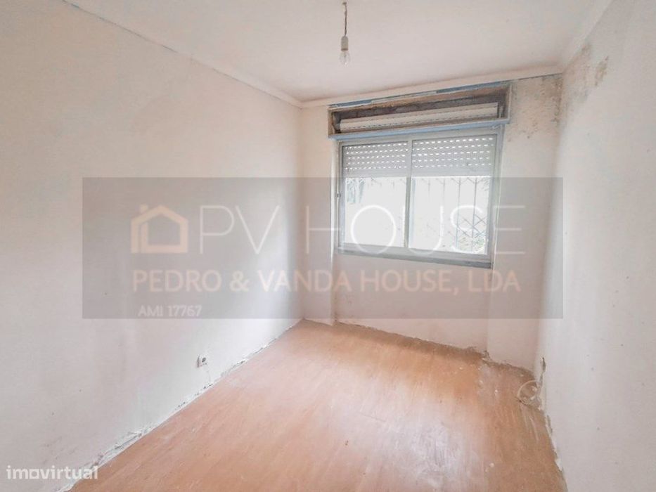 Apartamento T2 Benfica Rua Actriz Maria Matos n15 R/c