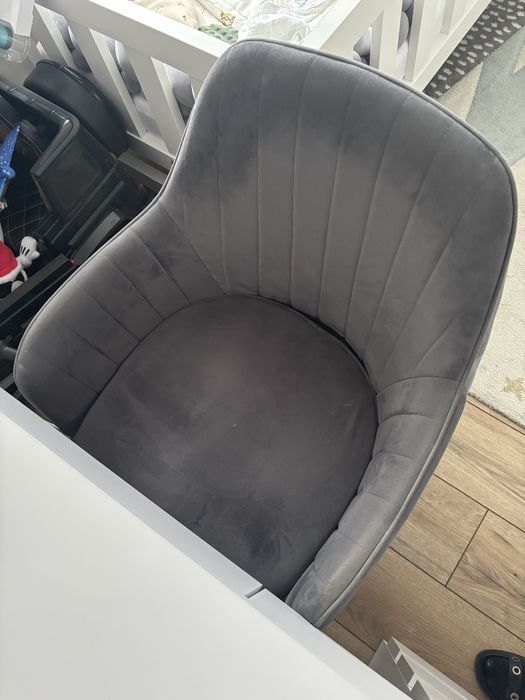 Toaletka led z krzesłem