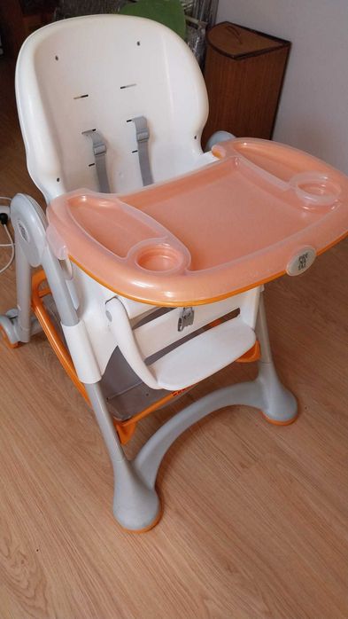 Cadeira de comer de bebé