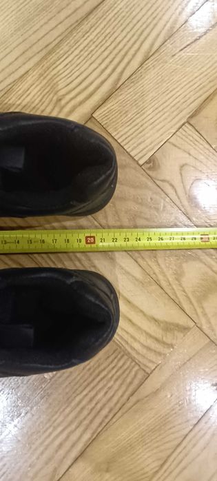 Buty chłopięce Sprandi r. 33 czarne na rzepy