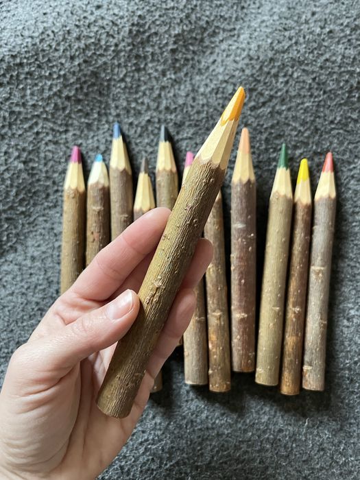 Незвичні олівці великі