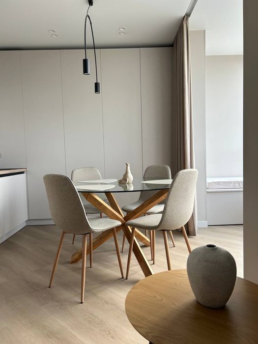 Стильна студія з неймовірним видом на Дніпро! Світло завжди є!