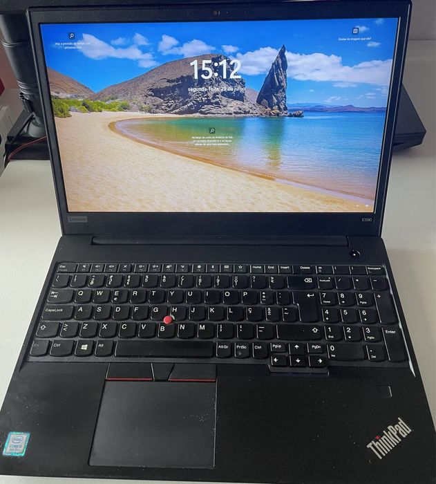 Lenovo E590 portatil