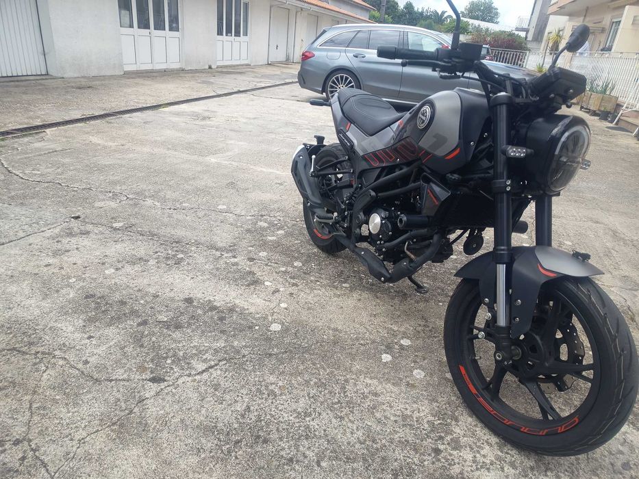 Moto Benelli leoncino 125