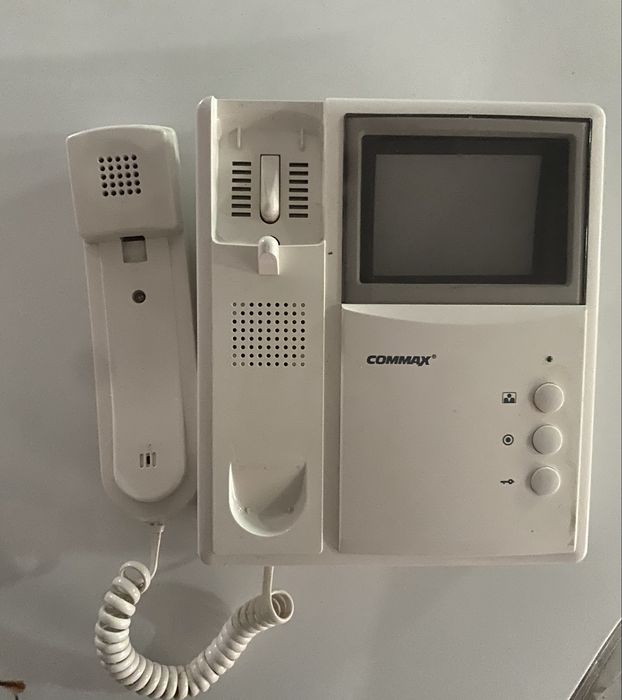 Tenho para venda 1 equipamentos intercomunicador