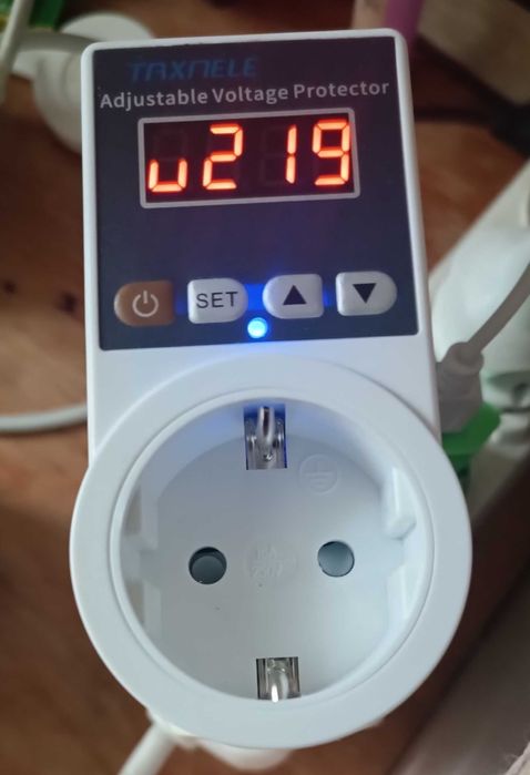 Стабилизатор реле напряжение 220 в с экраном для холодильника техники