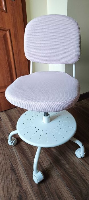 krzesło dziecięce obrotowe do biurka IKEA