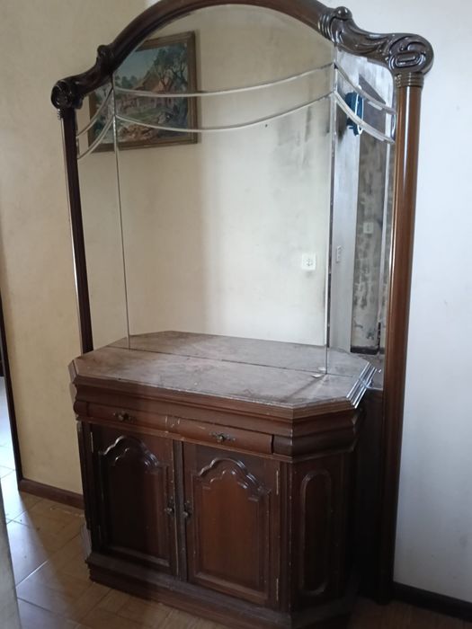 Móveis de sala - mesa, cadeiras e outros