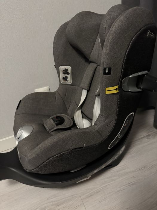 Автокрісло Cybex з базою