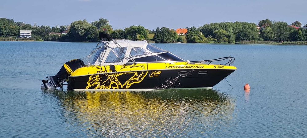 Wyjatkowy yach motorowy Yamarin 68DC