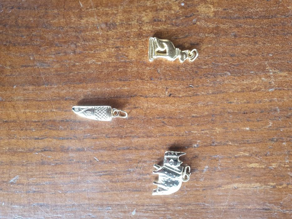 Pendentes em Prata Dourada