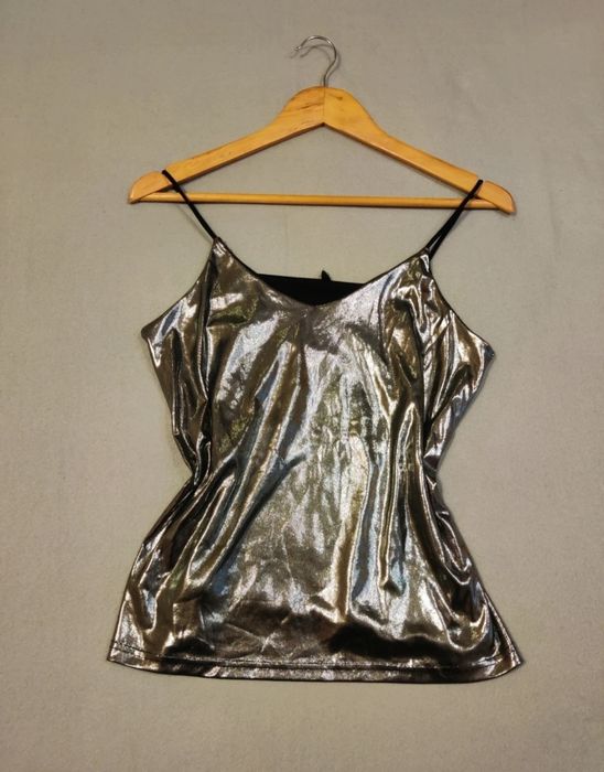 Srebrna błyszcząca mieniąca się bluzka na ramiączkach v-neck Sinsay