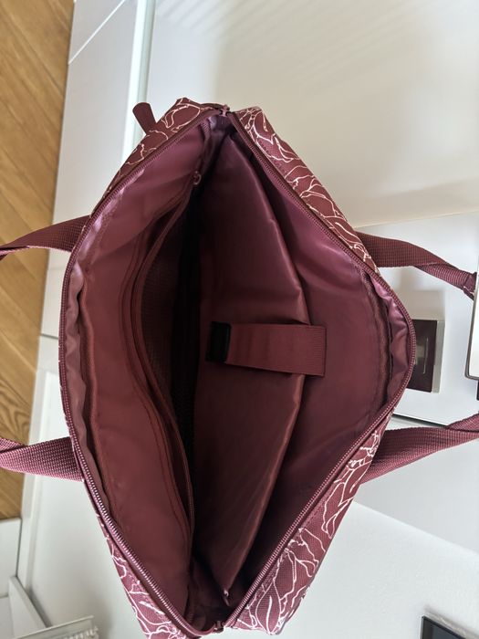 Torba na laptopa w kwiaty czerowna