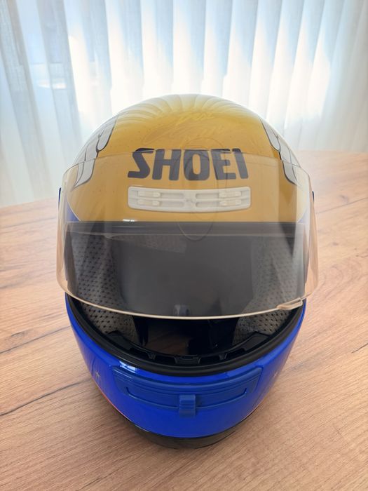 Capacetes Arai e Shoei