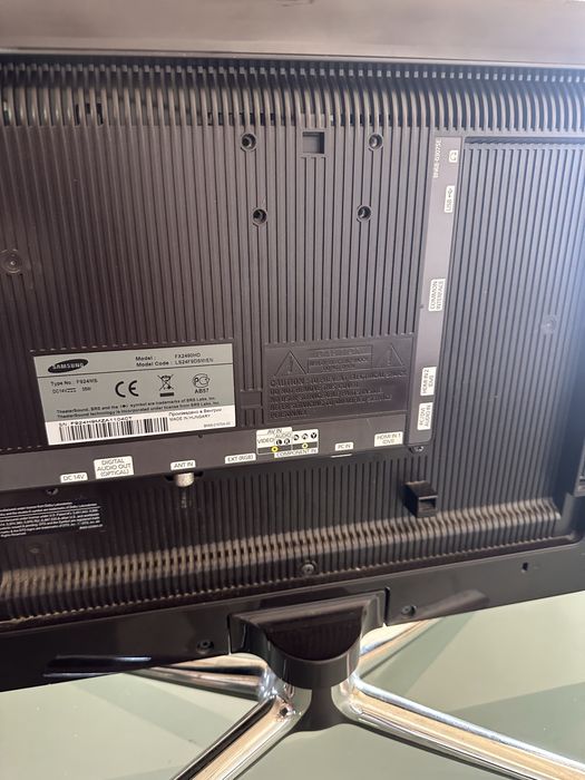 Televisao Samsung 1080p com adaptador para computador
