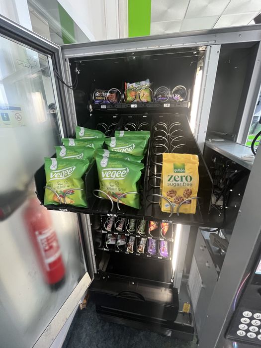 Máquina Vending Necta Snakky Ry