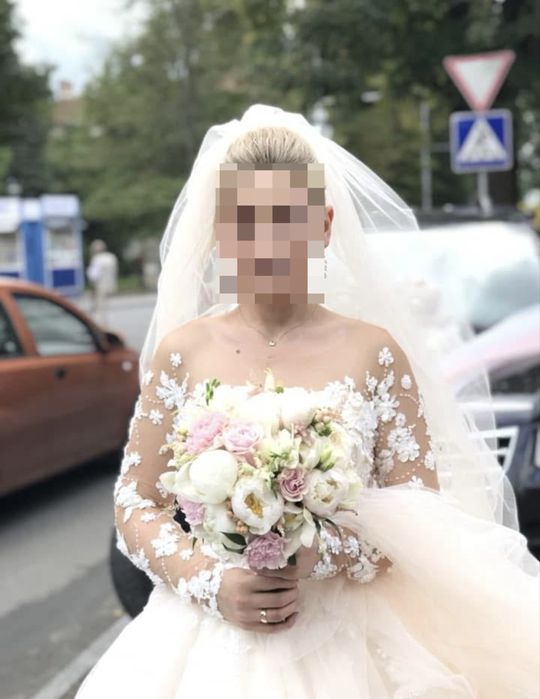 Весільна сукня айворі