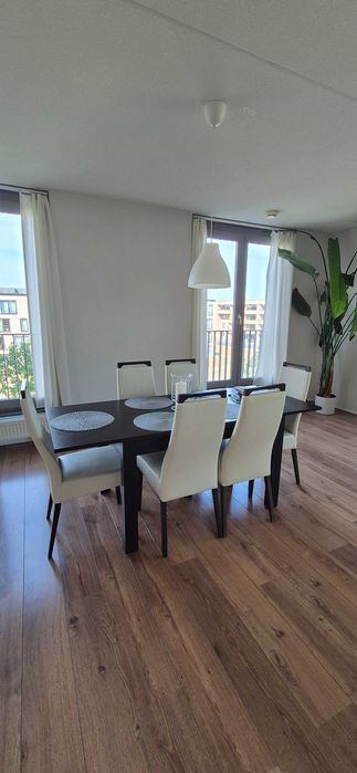 Stół rozkładany z 4 krzesłami