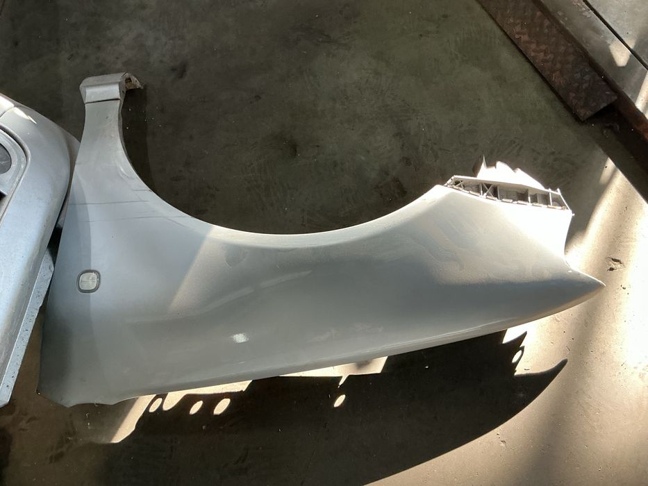 GUARDA LAMAS DIREITO / ESQUERDO AUDI A3 8L ANO 2003