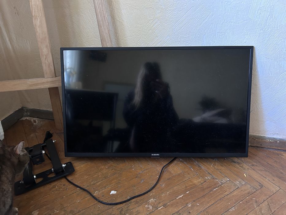 32» смарт tv xiaomi + кронштейн на стіну