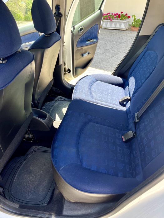 VENDE-SE Peugeot 206 gasóleo (2001)