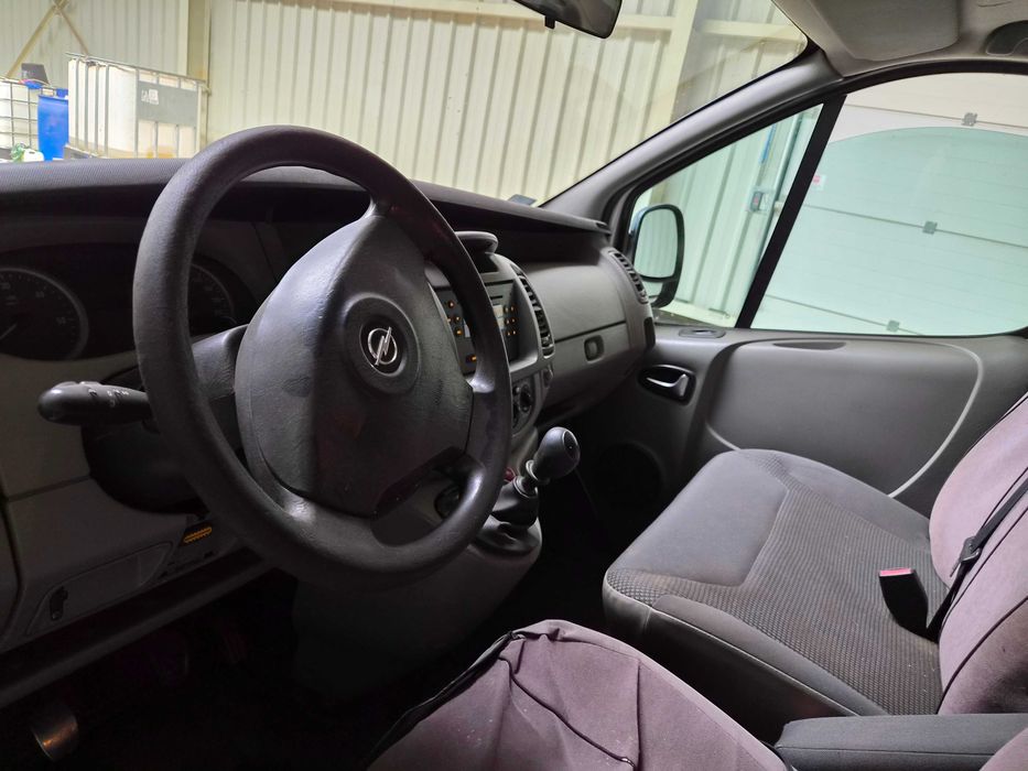 Opel Vivaro- 9-cio osobowy