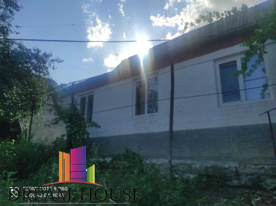 Продаж будинку в центрі м. Тальне