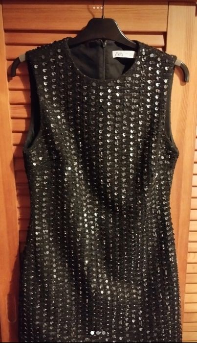 Vestido preto de lantejoulas