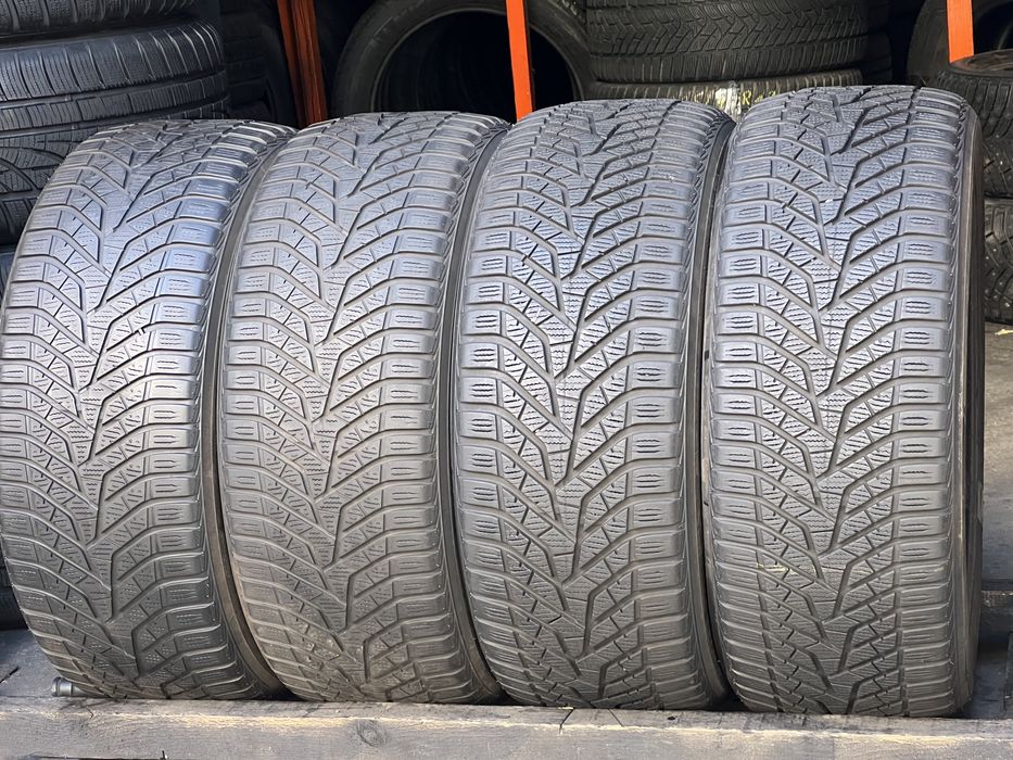 Шины зимние 245/45/R18 Yokohama Blu Earth v905