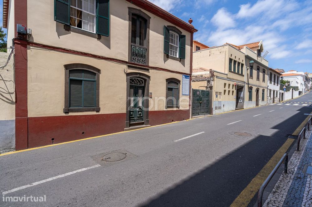Apartamento T1, fração E, Situado em pleno Coração do Funchal