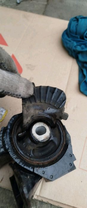 Подушка двигуна mazda gh 2.0
