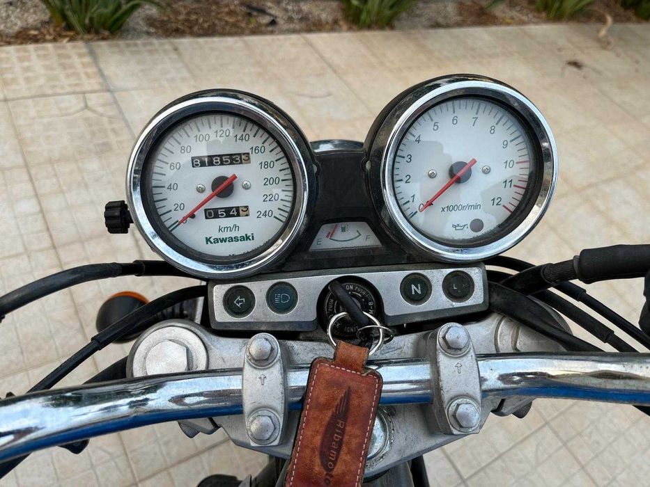 Mota Kawasaki ZR 7 , em bom estado, possibilidade de troca