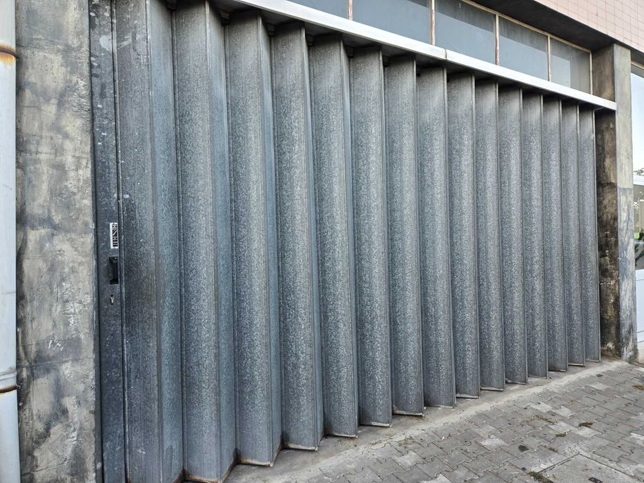 Arrendo armazém polivalente