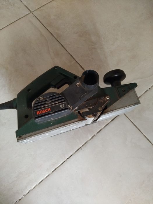 Vendo plaina de madeira está como nova