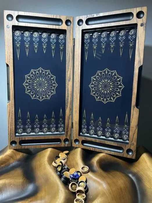 Нарды из стекла и натурального дерева ручная робота