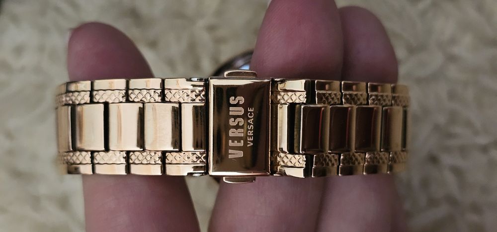 Жіночий годинник Versace Versus  годинник